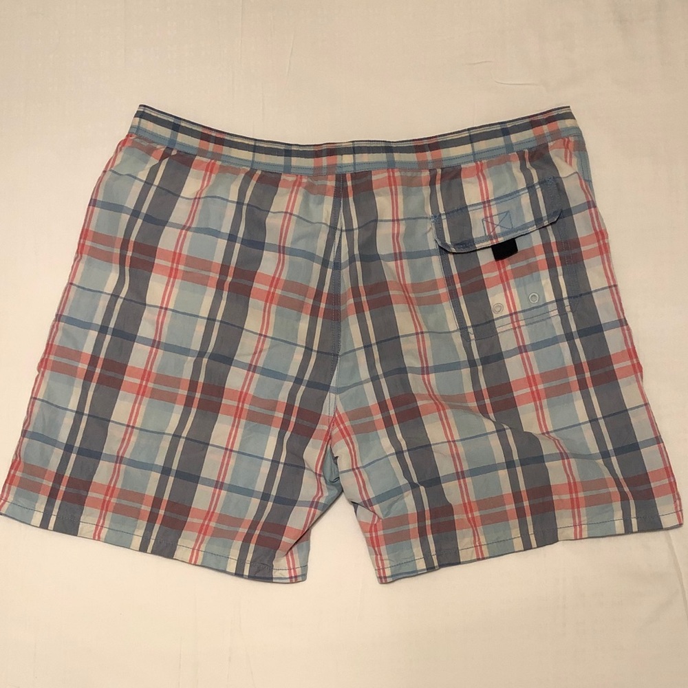 Mens Blue, Pink Plaid  Vineyard Vines Chappy Trunk - Picture 5 of 8